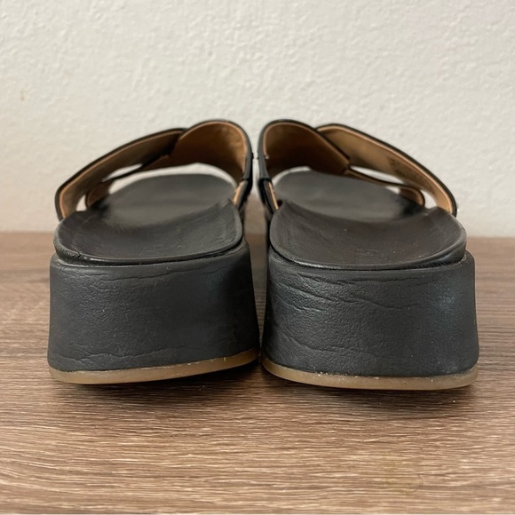 UGG Saguaro Emily Faux Leather Sandals, Black Patent, Size 7 - Picture 6 of 9